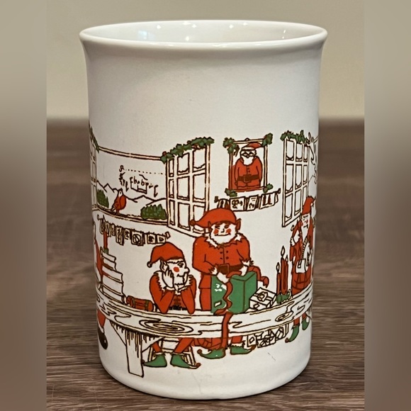 Santa’s Elf Workshop Dunoon Ceramic Christmas Mug. - Picture 2 of 7